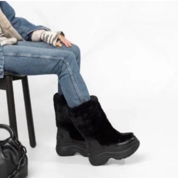 Michael Kors "Gamma" faux fur platform boots. Size 8. Tried on, worn indoors. - Picture 2 of 11